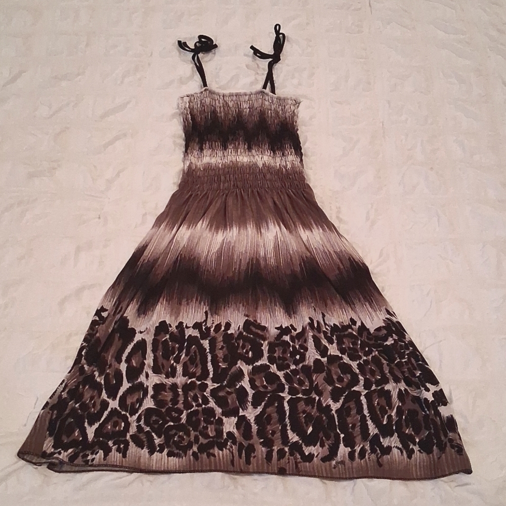 Flowy Dress - Picture 6 of 6